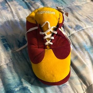Redskins collectors shoe with tags. New